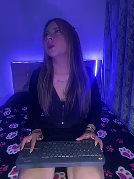 Snapshot of AuraMist_Gold chatting on July 2026 01:59:01 PM AuraMist Gold online show from July 2026 01:59:01 PM