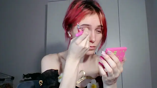 Snapshot of KayleneWesterberg chatting on June 2026 03:25:01 PM KayleneWesterberg online show from June 2026 03:25:01 PM