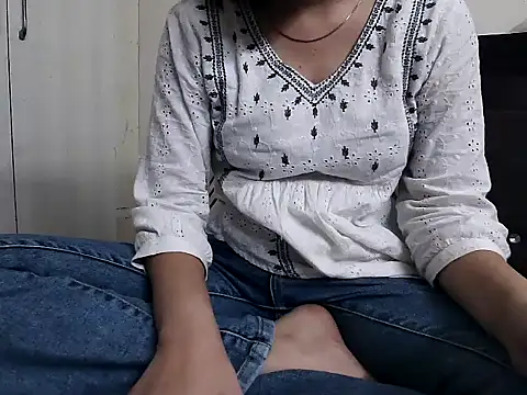 Rinkey-Love online show from July 2026 06:25:02 PM