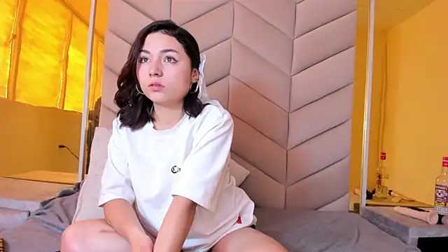 Snapshot of Eve_auraa69 chatting on July 2026 03:27:02 PM Eve auraa69 online show from July 2026 03:27:02 PM