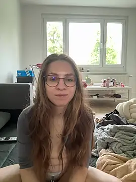 Isabella honey online show from June 2026 05:37:02 PM