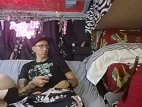 TuzdayG online show from June 2026 03:10:02 PM