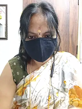 Snapshot of Tamil_white_beauty chatting on June 2026 07:24:01 PM Tamil white beauty online show from June 2026 07:24:01 PM