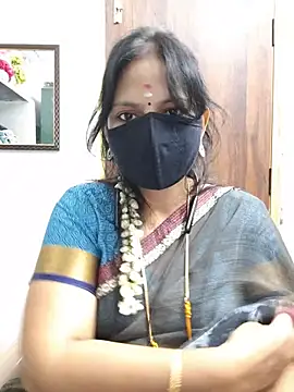 Snapshot of Tamil_white_beauty chatting on June 2026 01:55:01 PM Tamil white beauty online show from June 2026 01:55:01 PM