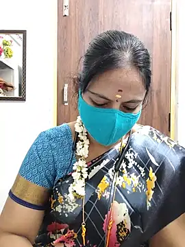 Snapshot of Tamil_white_beauty chatting on July 2026 06:29:01 AM Tamil white beauty online show from July 2026 06:29:01 AM