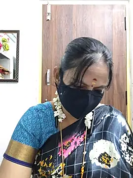 Snapshot of Tamil_white_beauty chatting on July 2026 04:45:02 PM Tamil white beauty online show from July 2026 04:45:02 PM