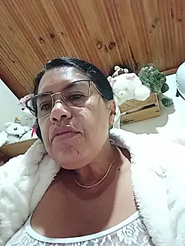 Snapshot of Emilif_ chatting on July 2026 01:58:33 AM Emilif online show from July 2026 01:58:33 AM