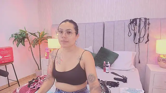 Snapshot of Tesalove_606 chatting on July 2026 04:41:02 AM Tesalove 606 online show from July 2026 04:41:02 AM