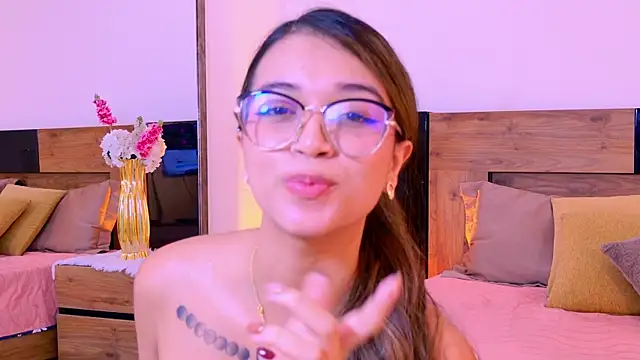 CassieMills online show from July 2026 02:13:01 PM