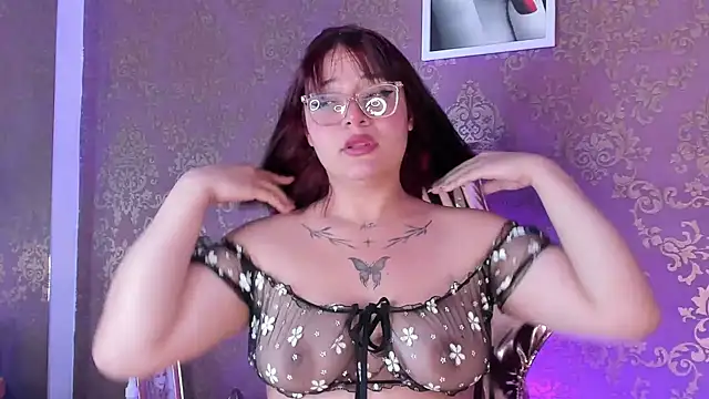 Snapshot of melody_hankss chatting on July 2026 04:40:01 AM melody hankss online show from July 2026 04:40:01 AM