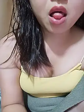 Snapshot of Emma-cutee chatting on July 2026 02:32:02 PM Emma-cutee online show from July 2026 02:32:02 PM