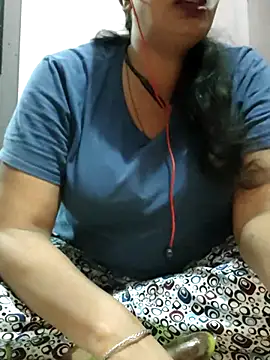 Snapshot of Hot_Darling001 chatting on July 2026 01:42:02 PM Hot Darling001 online show from July 2026 01:42:02 PM