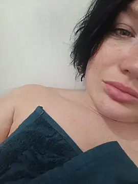 Snapshot of LoveVixen_LoveWolf chatting on June 2026 12:27:01 AM LoveVixen LoveWolf online show from June 2026 12:27:01 AM