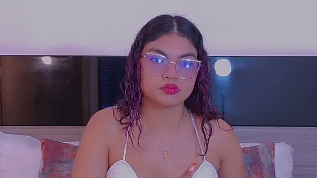Snapshot of MelodyAlvarez chatting on June 2026 11:46:02 AM MelodyAlvarez online show from June 2026 11:46:02 AM