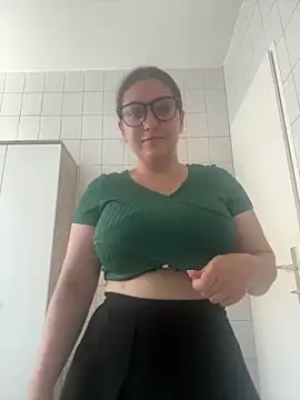 Snapshot of -Malina- chatting on June 2026 01:24:02 PM -Malina- online show from June 2026 01:24:02 PM