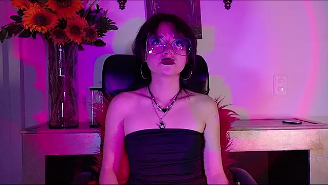 Snapshot of ViolettClay chatting on July 2026 02:32:01 AM ViolettClay online show from July 2026 02:32:01 AM