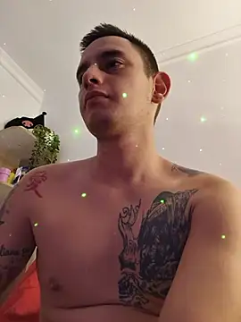 Snapshot of DANTECROS chatting on July 2026 03:21:02 AM DANTECROS online show from July 2026 03:21:02 AM