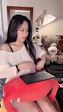 Snapshot of Rosane00 chatting on June 2026 04:17:01 AM Rosane00 online show from June 2026 04:17:01 AM