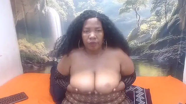 Snapshot of CURVYELEGANCExxx chatting on July 2026 03:25:01 PM CURVYELEGANCExxx online show from July 2026 03:25:01 PM