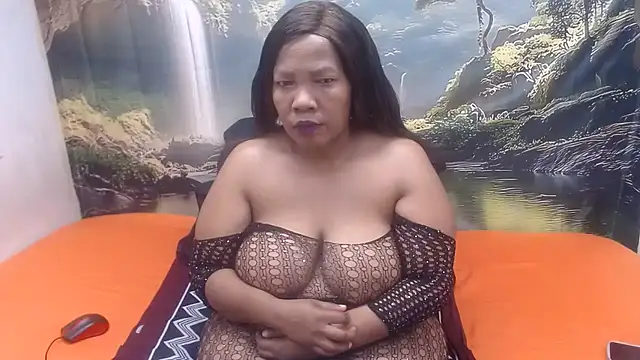 Snapshot of CURVYELEGANCExxx chatting on July 2026 04:40:01 AM CURVYELEGANCExxx online show from July 2026 04:40:01 AM