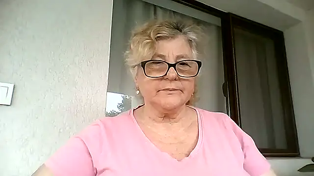 NoraMelow online show from August 2026 05:56:01 AM