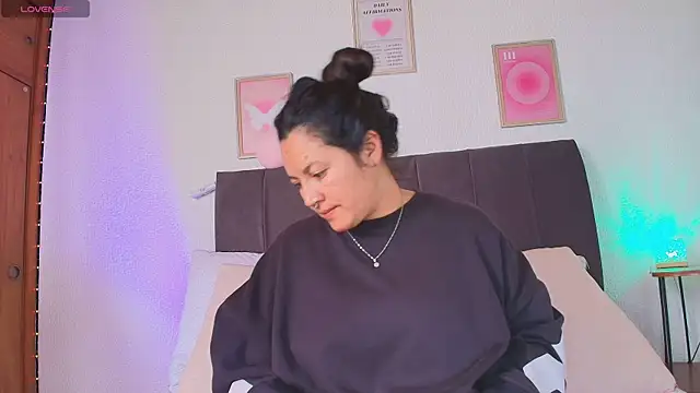 samm curvy online show from July 2026 07:41:01 PM