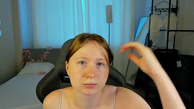 LiliTiny online show from August 2026 01:18:01 AM