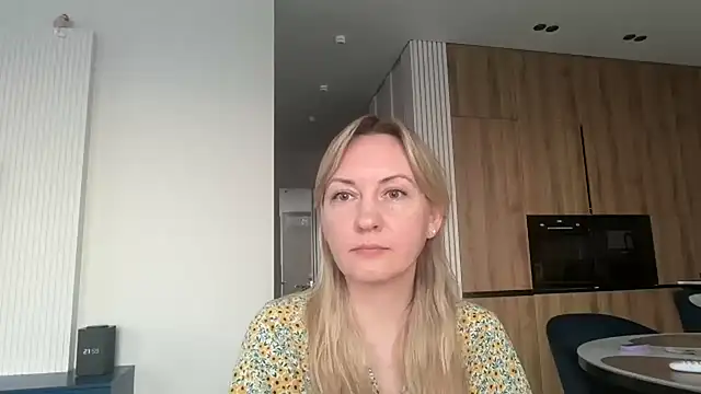 Snapshot of Dorielle chatting on June 2026 03:00:02 PM Dorielle online show from June 2026 03:00:02 PM