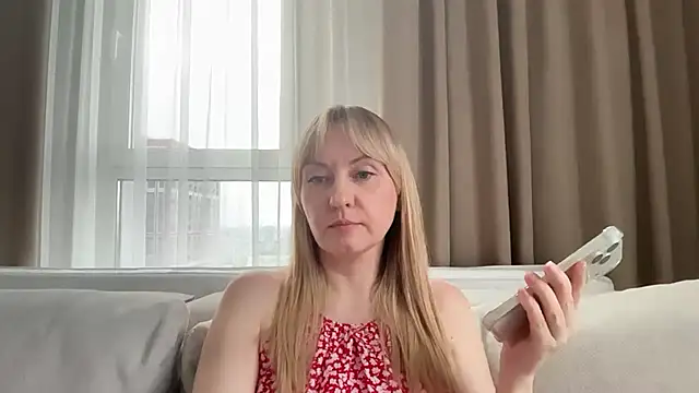 Snapshot of Dorielle chatting on July 2026 01:17:01 PM Dorielle online show from July 2026 01:17:01 PM