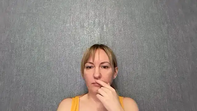 Snapshot of Dorielle chatting on July 2026 03:59:01 PM Dorielle online show from July 2026 03:59:01 PM