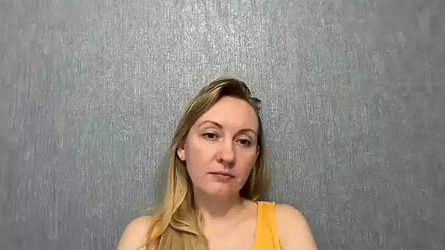 Snapshot of Dorielle chatting on July 2026 04:37:02 PM Dorielle online show from July 2026 04:37:02 PM