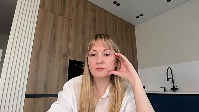 Snapshot of Dorielle chatting on July 2026 02:02:02 PM Dorielle online show from July 2026 02:02:02 PM
