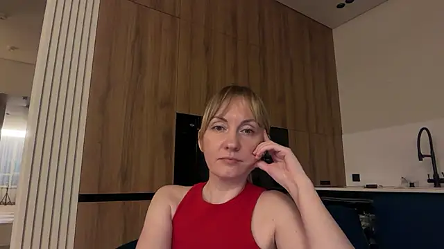 Snapshot of Dorielle chatting on July 2026 03:21:02 PM Dorielle online show from July 2026 03:21:02 PM