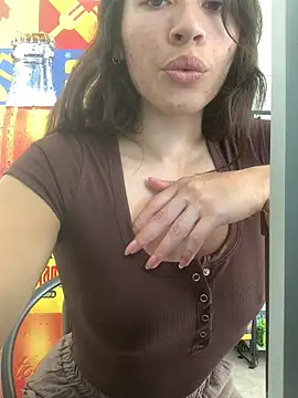AniaBowie online show from July 2026 07:18:02 PM
