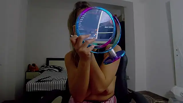 DedeSibel online show from November 2025 11:54:01 AM