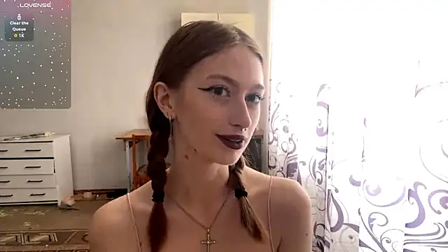 NicoleLouis online show from June 2026 09:06:02 AM