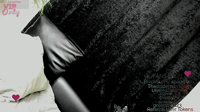 love amor  online show from March 2026 12:15:01 AM