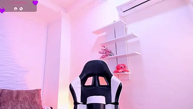 Snapshot of AylinLove_ chatting on August 2026 11:26:02 AM AylinLove online show from August 2026 11:26:02 AM