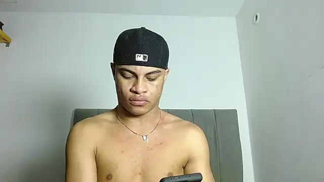 Snapshot of Jose_And_Daniel chatting on July 2026 04:17:02 AM Jose And Daniel online show from July 2026 04:17:02 AM