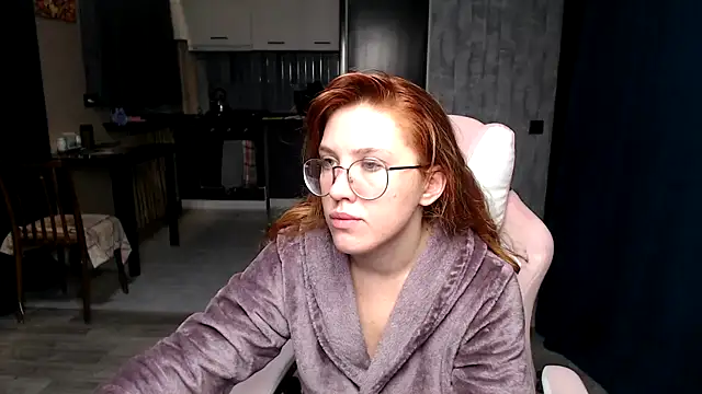 Reginasmilee online show from October 2025 01:39:02 AM