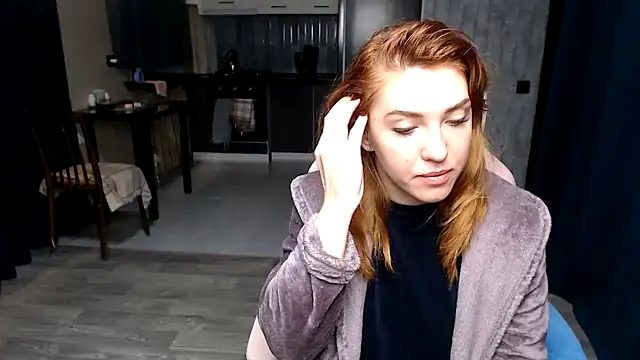 Reginasmilee online show from October 2025 11:27:01 PM