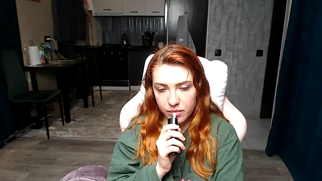 Reginasmilee online show from April 2026 02:40:02 AM