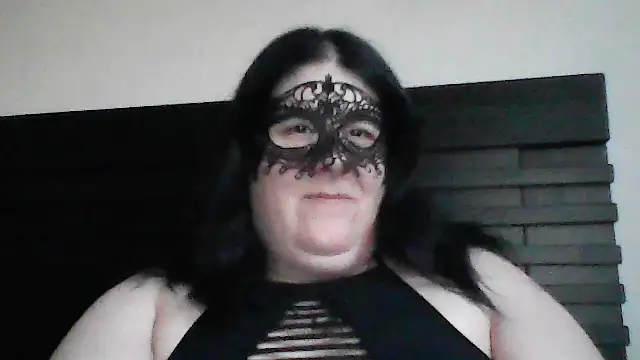 RavenRunee online show from July 2026 02:40:02 AM