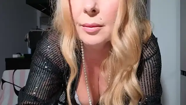 Snapshot of TammyJeann chatting on November 2025 06:06:01 PM TammyJeann online show from November 2025 06:06:01 PM