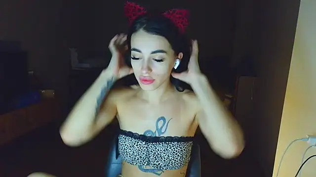 natali elfie online show from July 2026 11:22:02 PM