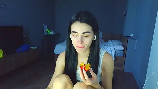 natali elfie online show from July 2026 12:07:01 PM