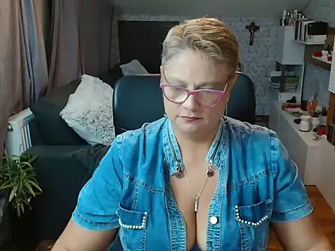 NewHellen4you online show from July 2026 08:04:02 PM