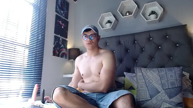 Snapshot of andy_estevez chatting on July 2026 08:33:02 PM andy estevez online show from July 2026 08:33:02 PM