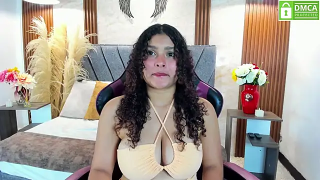 Izzy lux online show from July 2026 11:29:02 AM