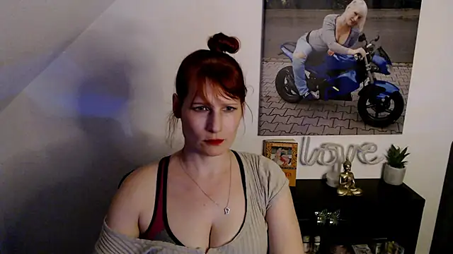 GileraBabe online show from July 2026 06:45:02 PM